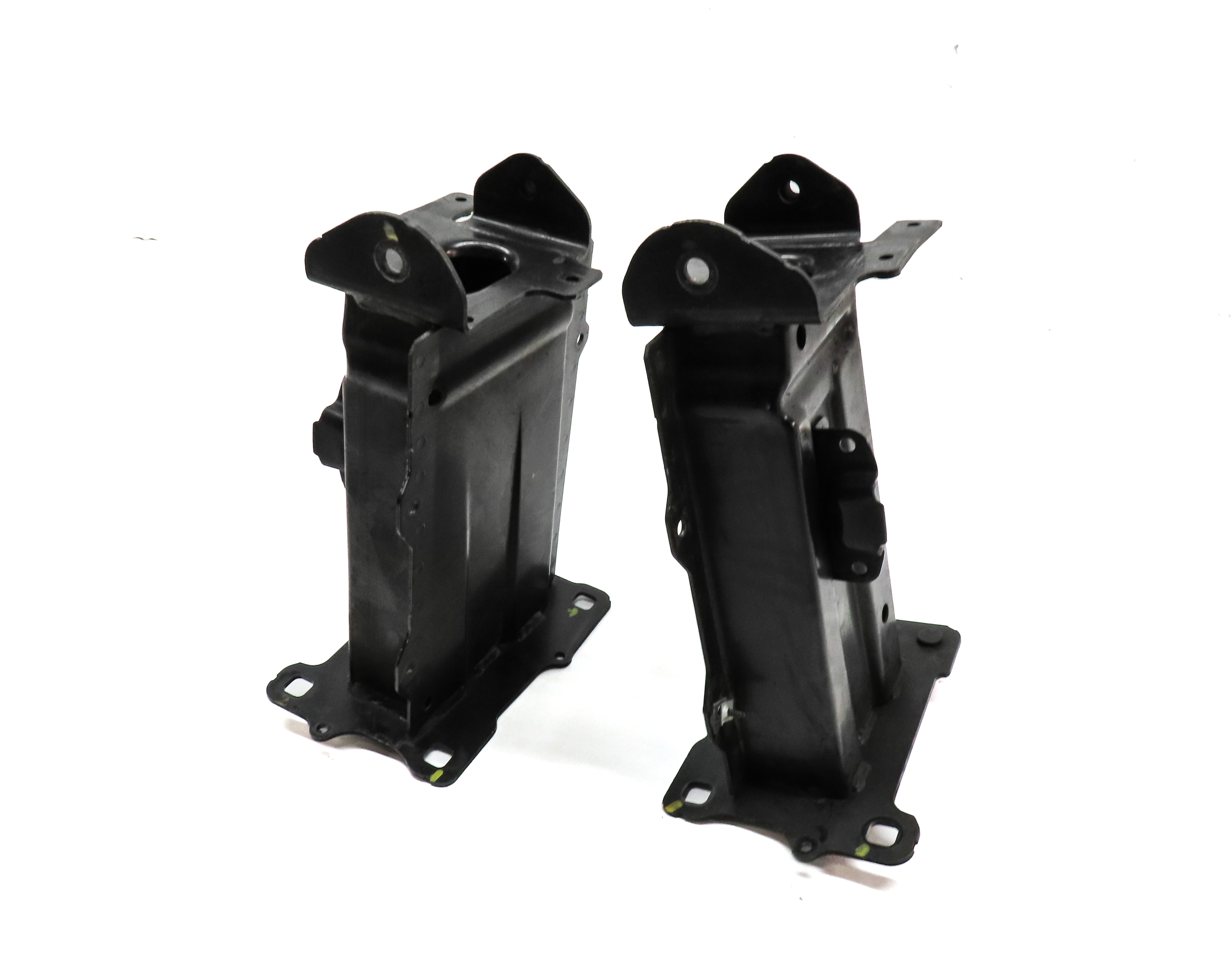 2003-2008 BMW Z4 (E85) FRONT LEFT & RIGHT BUMPER REINFORCEMENT BRACKET SET/2 — exact item pictured
